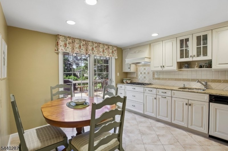 House in Livingston, New Jersey, United States 3 - 18212337
