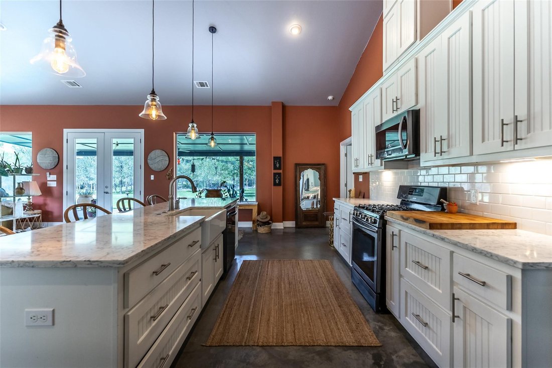 House in Dale, Texas, United States 4 - 18211558