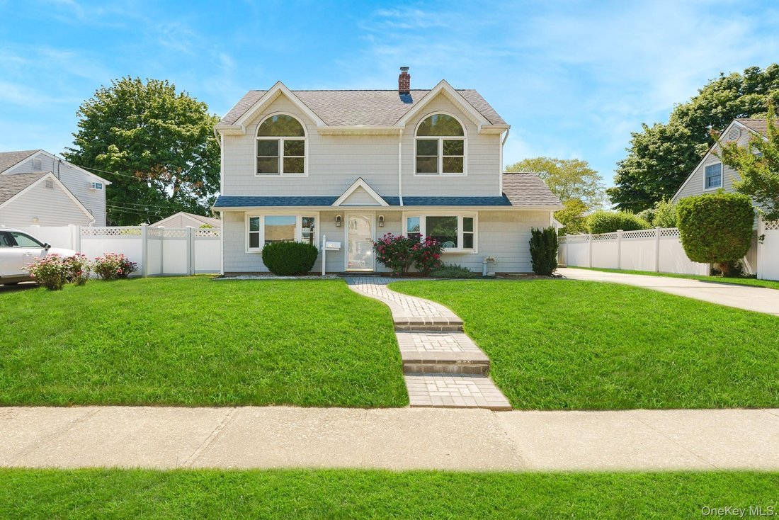 House in Levittown, New York, United States 1 - 18212916