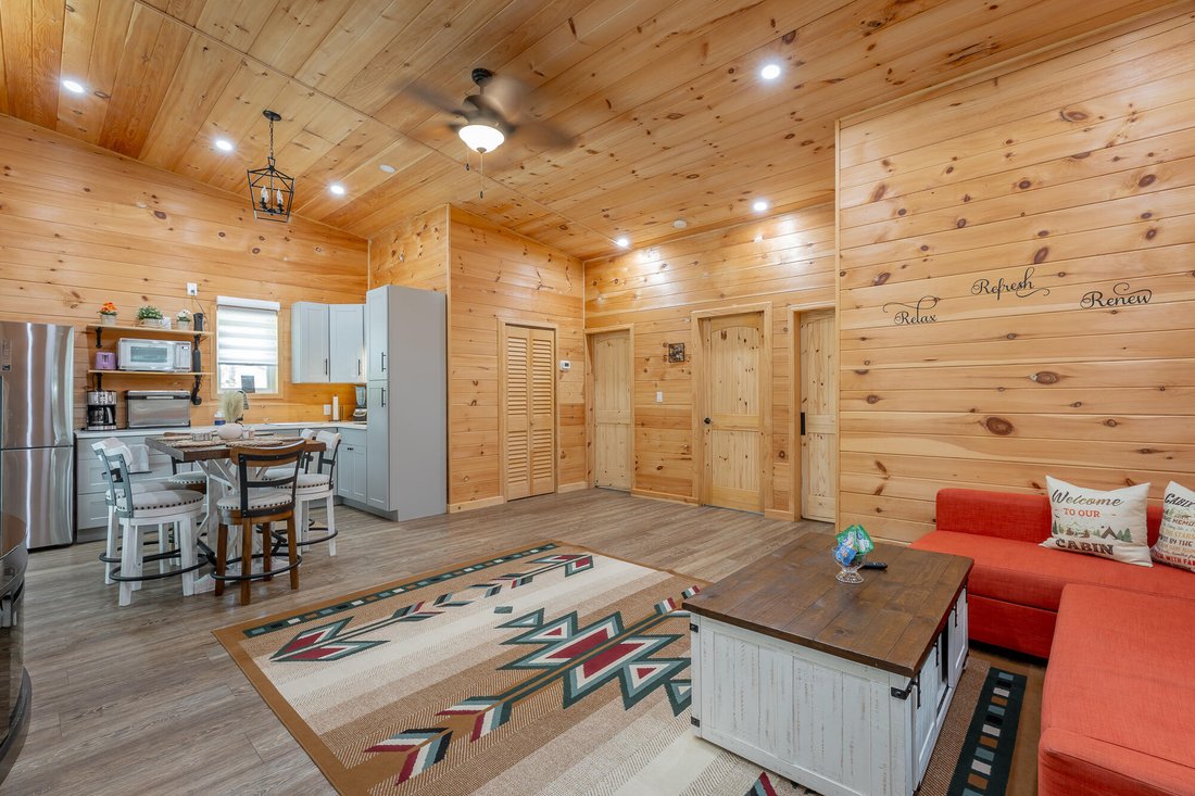 Spencer, Tennessee, United States 2 - 17961032