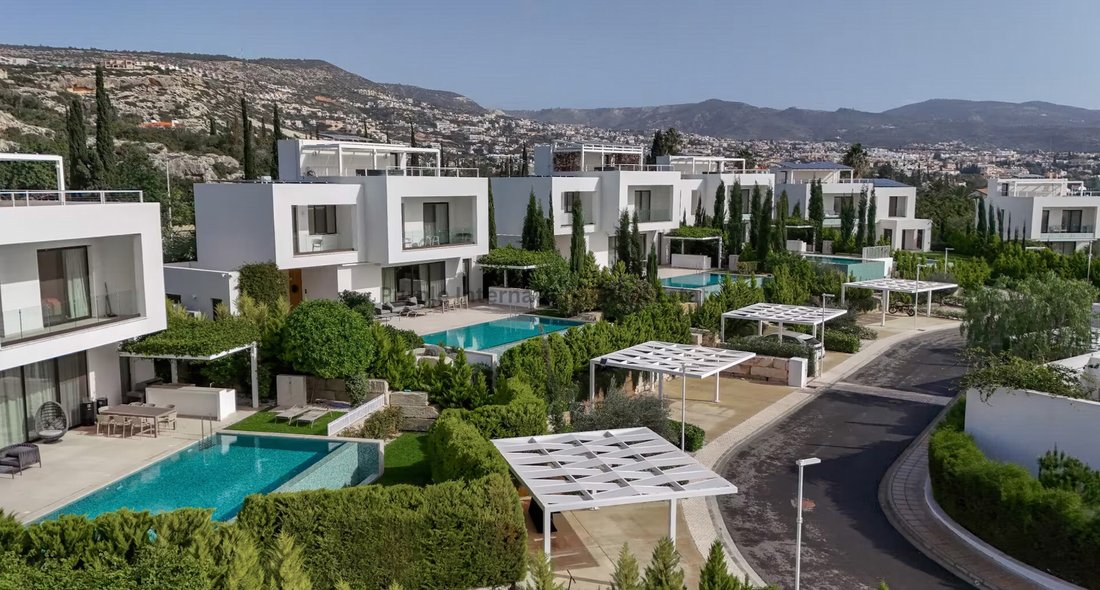 Villa in Peyia, Paphos, Cyprus 2 - 18213421