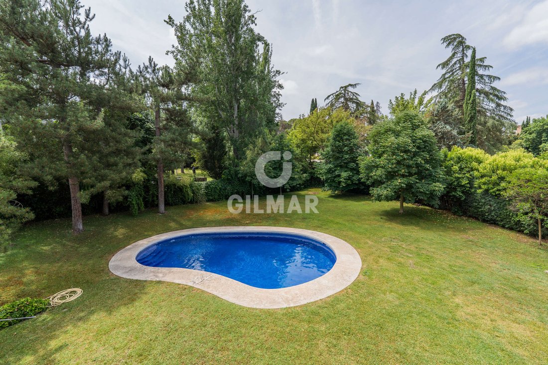 Villa in Somosaguas, Pozuelo de Alarcon, Comunidad de Madrid 2 - 17810331