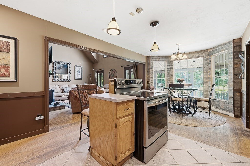 House in Sutton, Massachusetts, United States 4 - 18212296