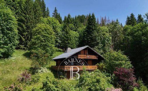Chalet in Les Gets, Auvergne-Rhône-Alpes, France 1