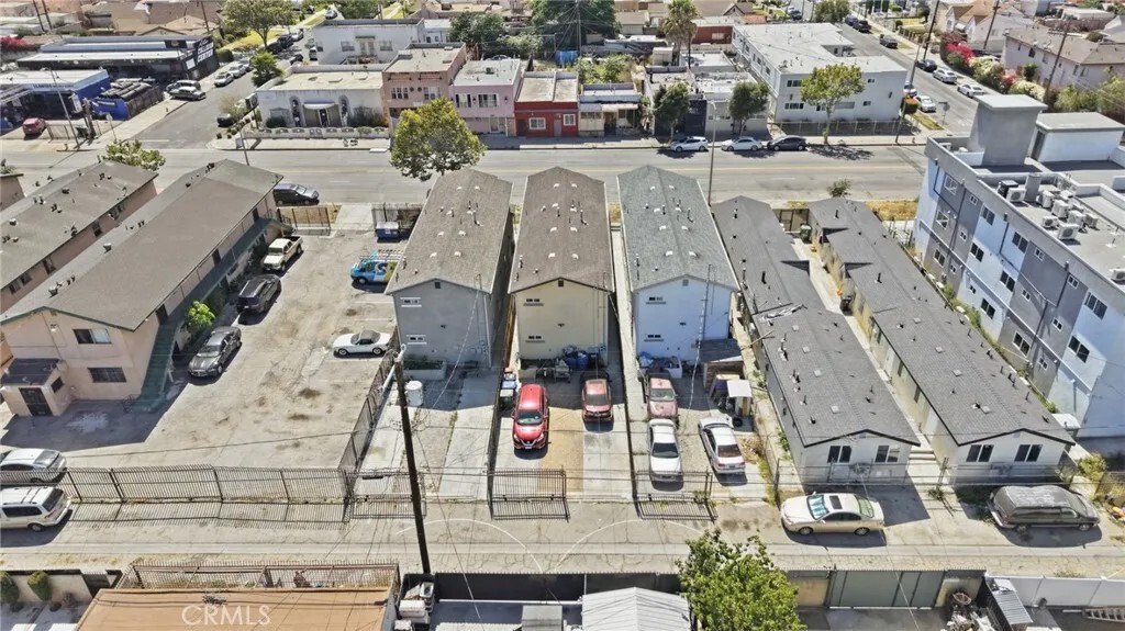 Los Angeles, California, United States 5 - 18211721