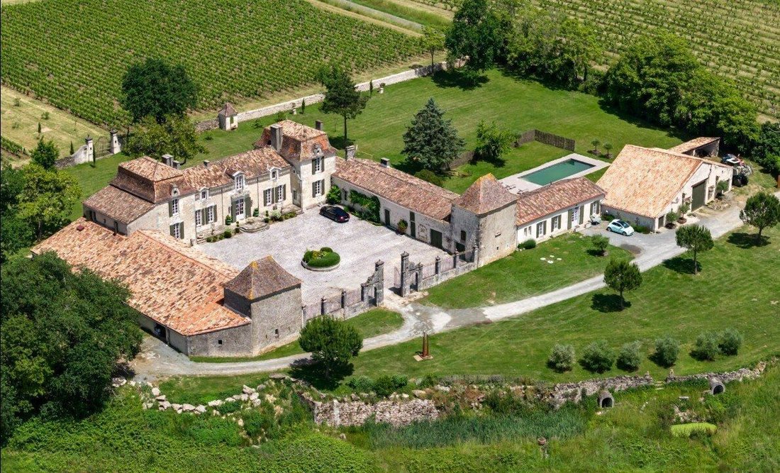 Chateau in Vieux Bergerac, Bergerac, France 1 - 17796920