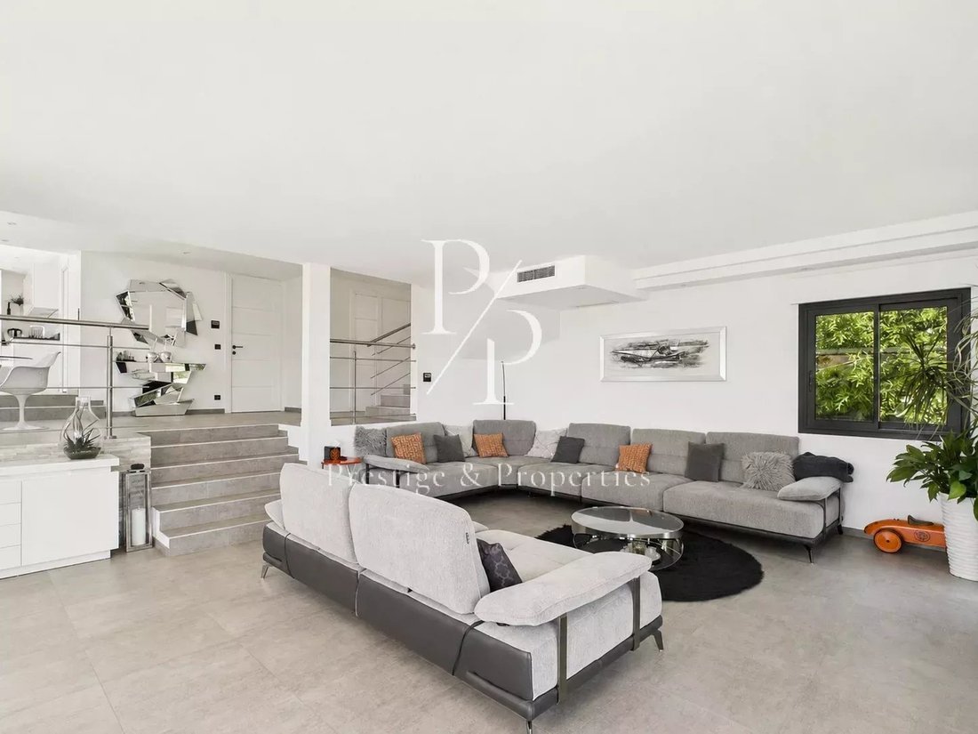 Villa in Cannes, Provence-Alpes-Côte d'Azur, France 5 - 14805327