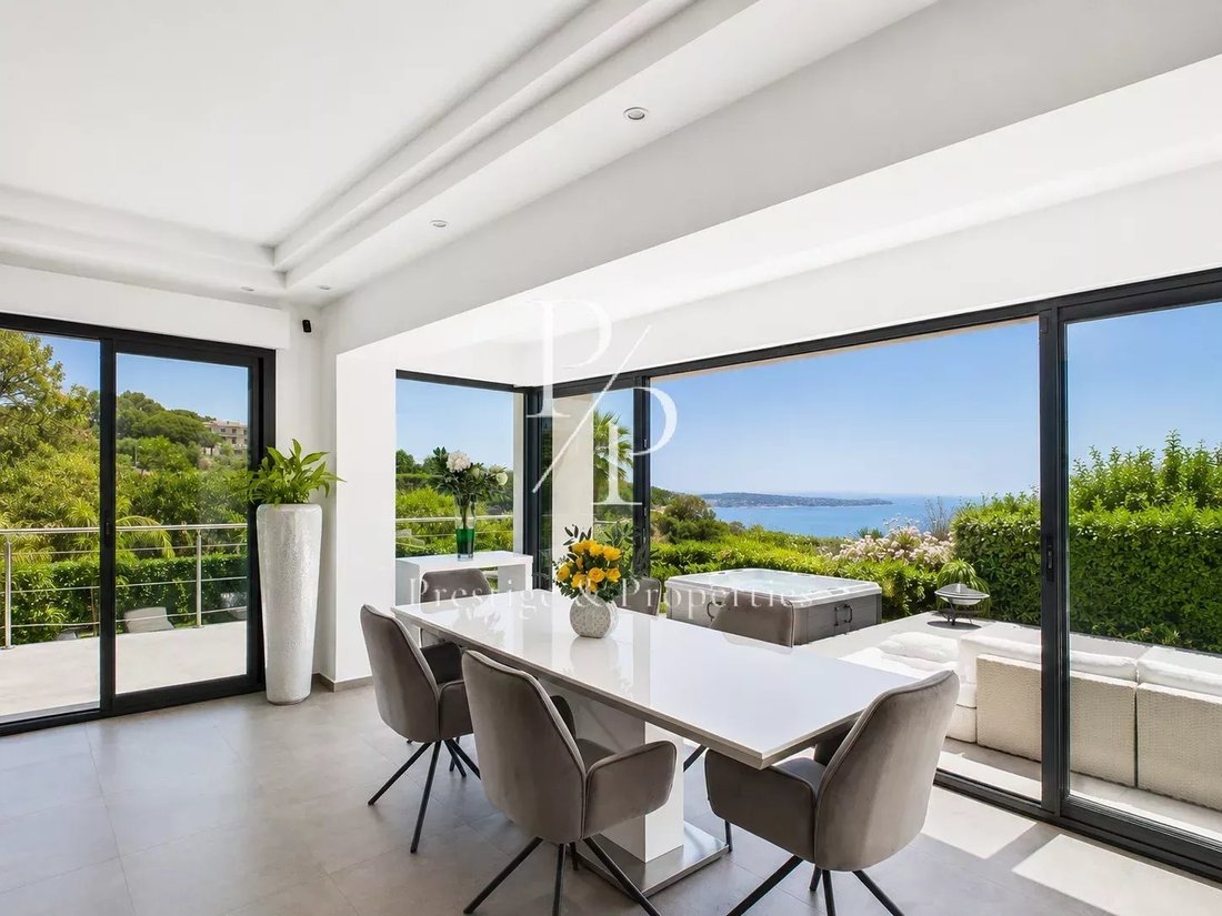 Villa in Cannes, Provence-Alpes-Côte d'Azur, France 3 - 14805327