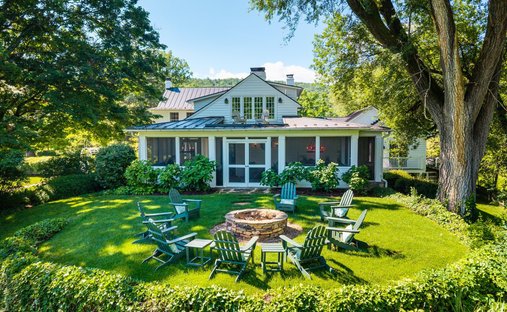 House in Hot Springs, Virginia, United States 1