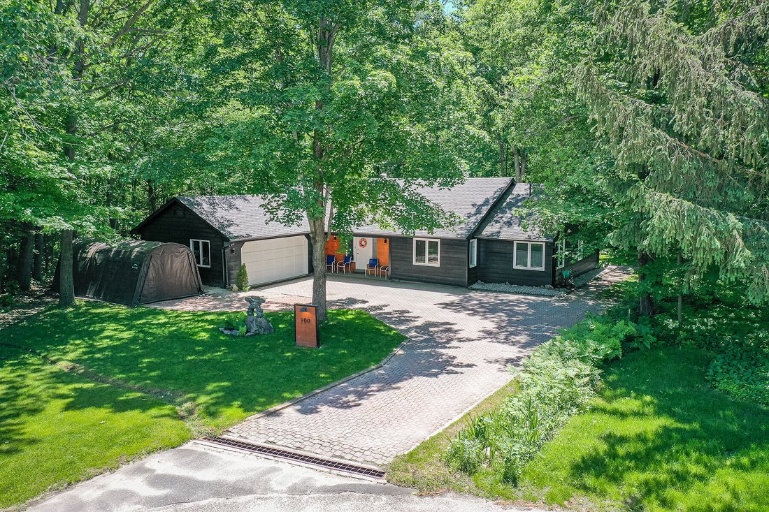 House in Gravenhurst, Ontario, Canada 2 - 18214612