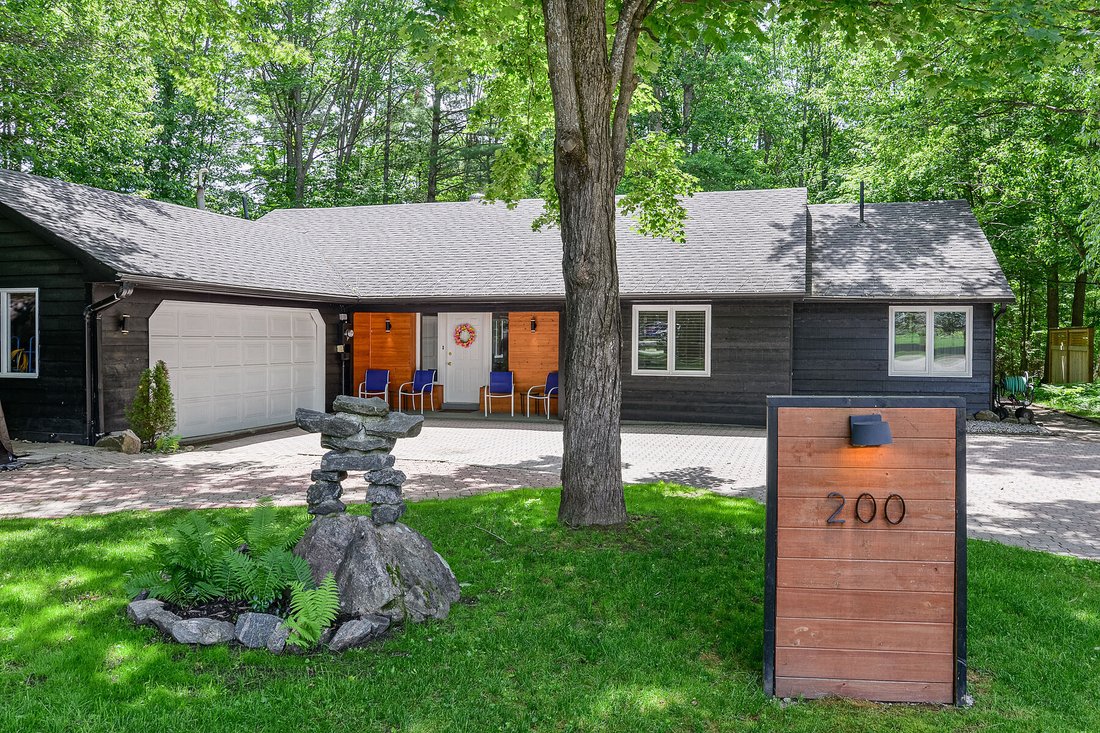 House in Gravenhurst, Ontario, Canada 1 - 18214612