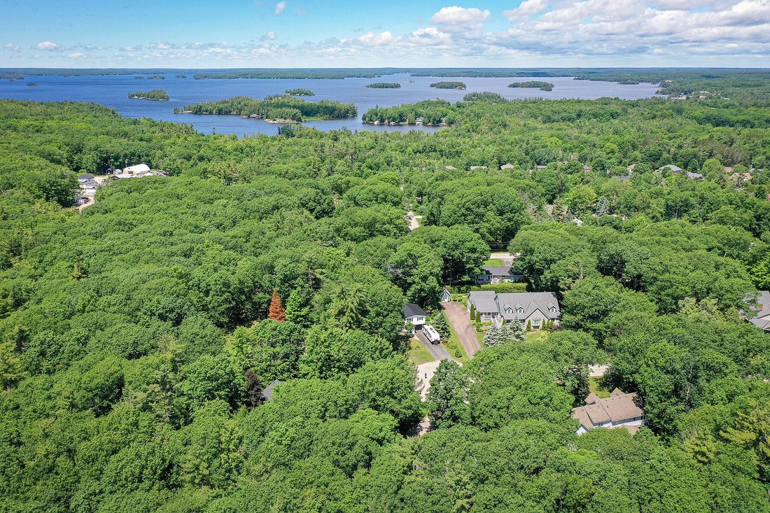 House in Gravenhurst, Ontario, Canada 4 - 18214612