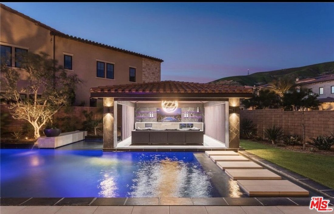 House in Irvine, California, United States 3 - 18216075