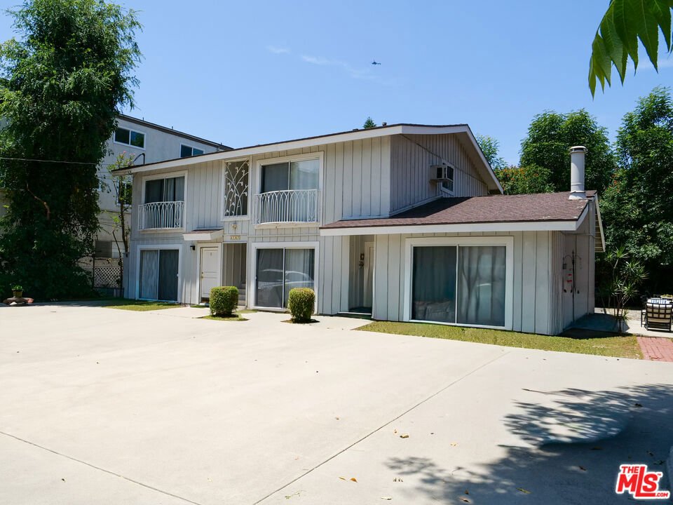 Los Angeles, California, United States 3 - 18207257