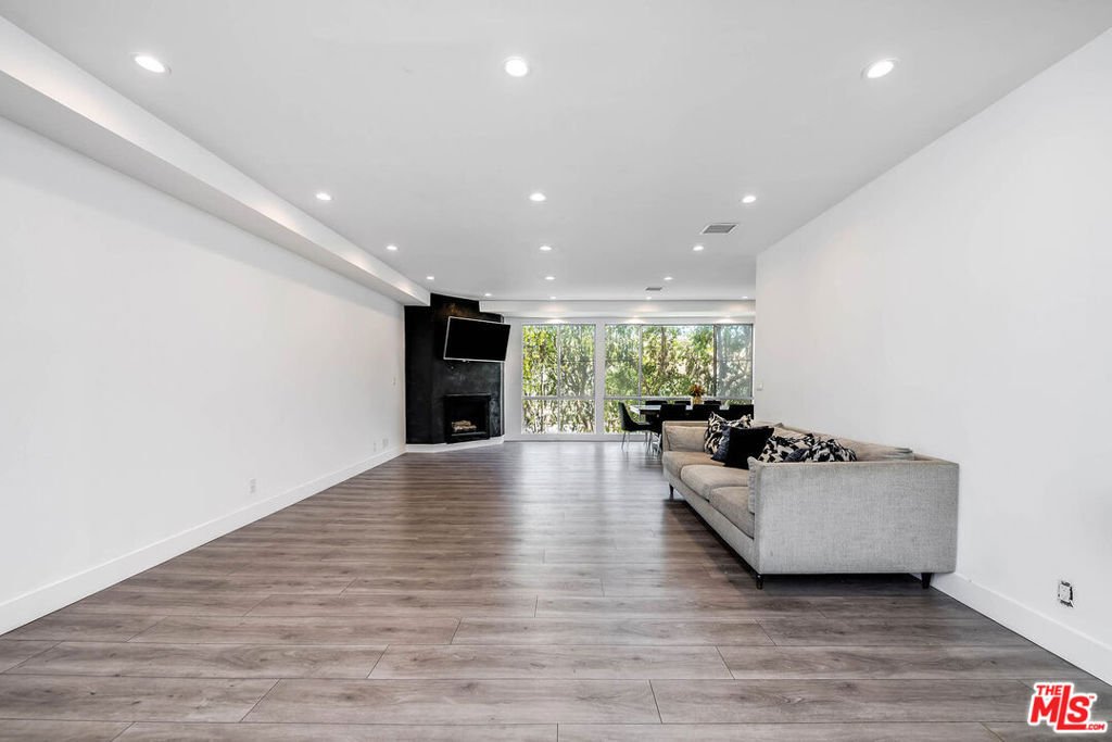 Condo in Beverly Hills, California, United States 3 - 18216175
