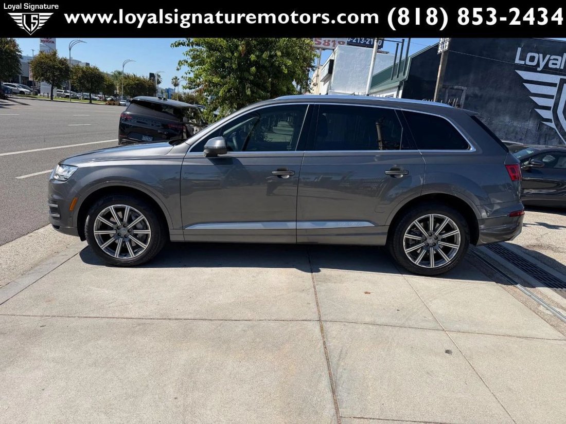 Suv in Van Nuys, CA, United States 4 - 18214426
