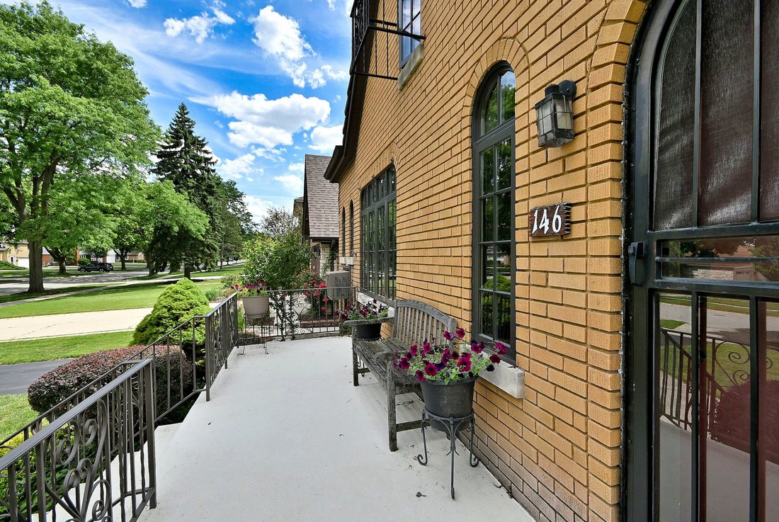 House in Elmhurst, Illinois, United States 4 - 18216420