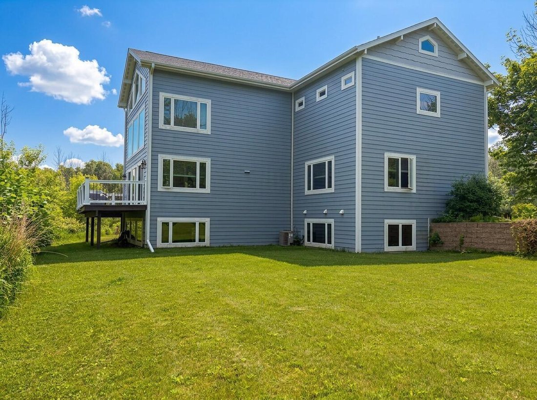House in Sheboygan, Wisconsin, United States 3 - 18215473