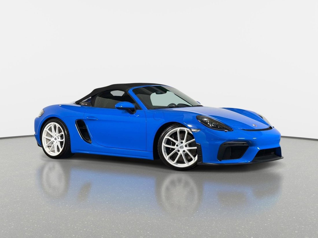 Cabriolet in Pompano Beach, FL, United States 1 - 18213625