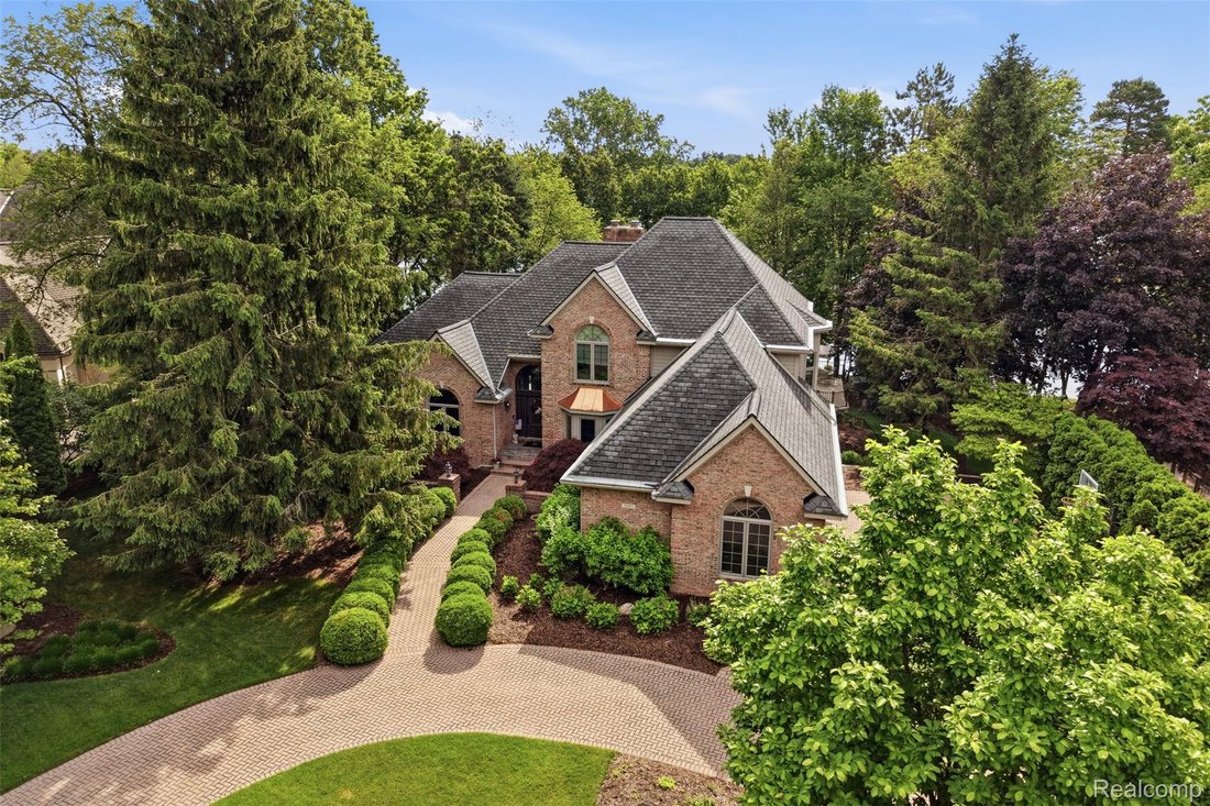 House in Township of Hamburg, Michigan, United States 2 - 18215851
