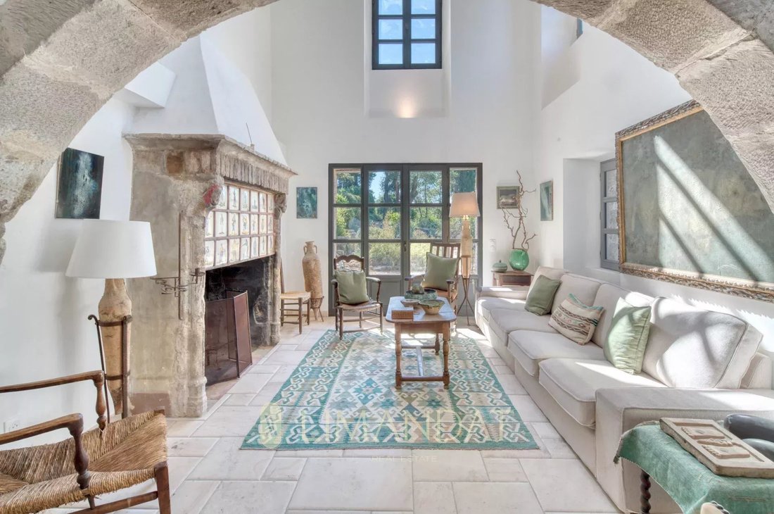 Estate in Vallée Verte-Issarts-Vignasses, Biot, France 3 - 18213428