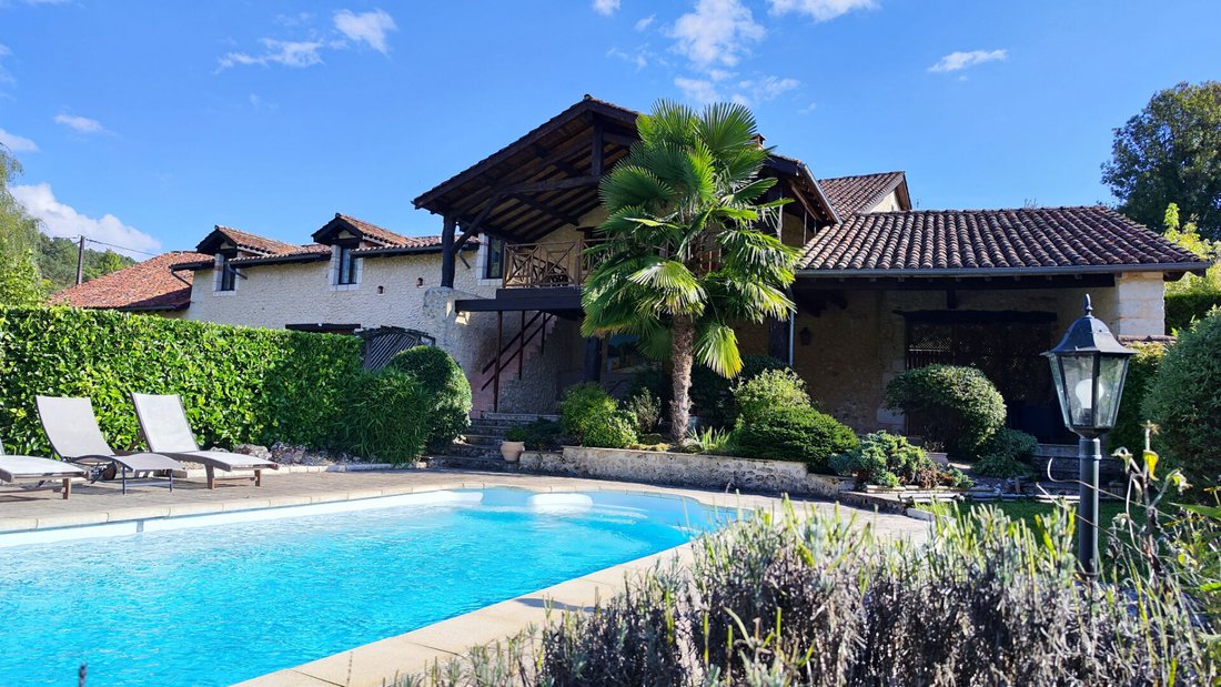 Villa in Mensignac, Nouvelle-Aquitaine, France 2 - 18217764