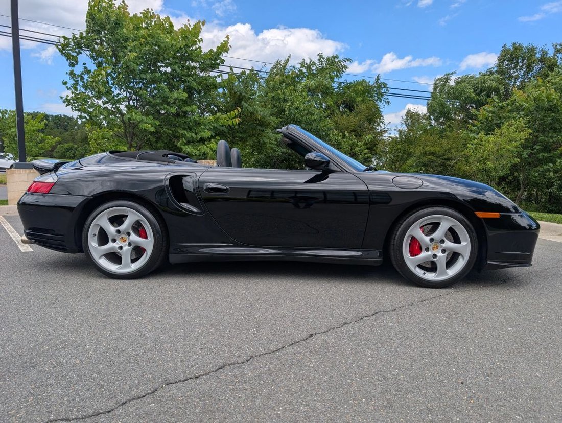 Cabriolet in Ashburn, VA, United States 4 - 18214241