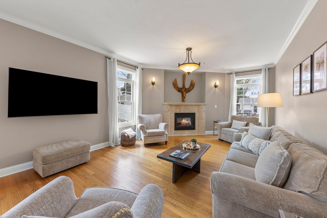 House in Glen Ellyn, Illinois, United States 5 - 18215793
