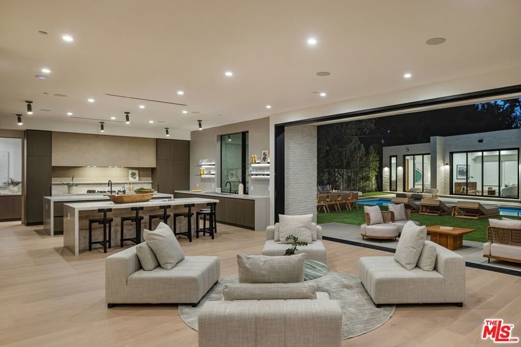 House in Los Angeles, California, United States 1 - 18216122
