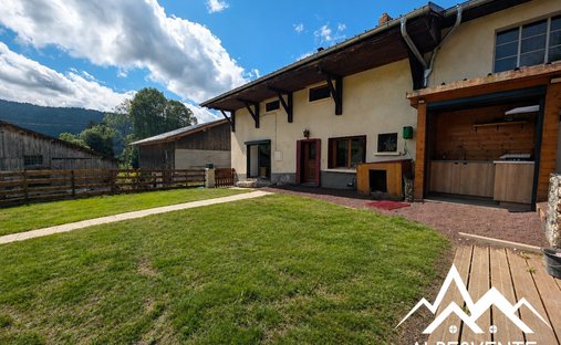 House in Lullin, Auvergne-Rhône-Alpes, France 1