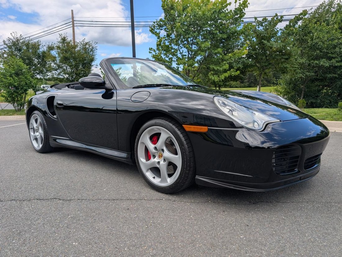 Cabriolet in Ashburn, VA, United States 2 - 18214241