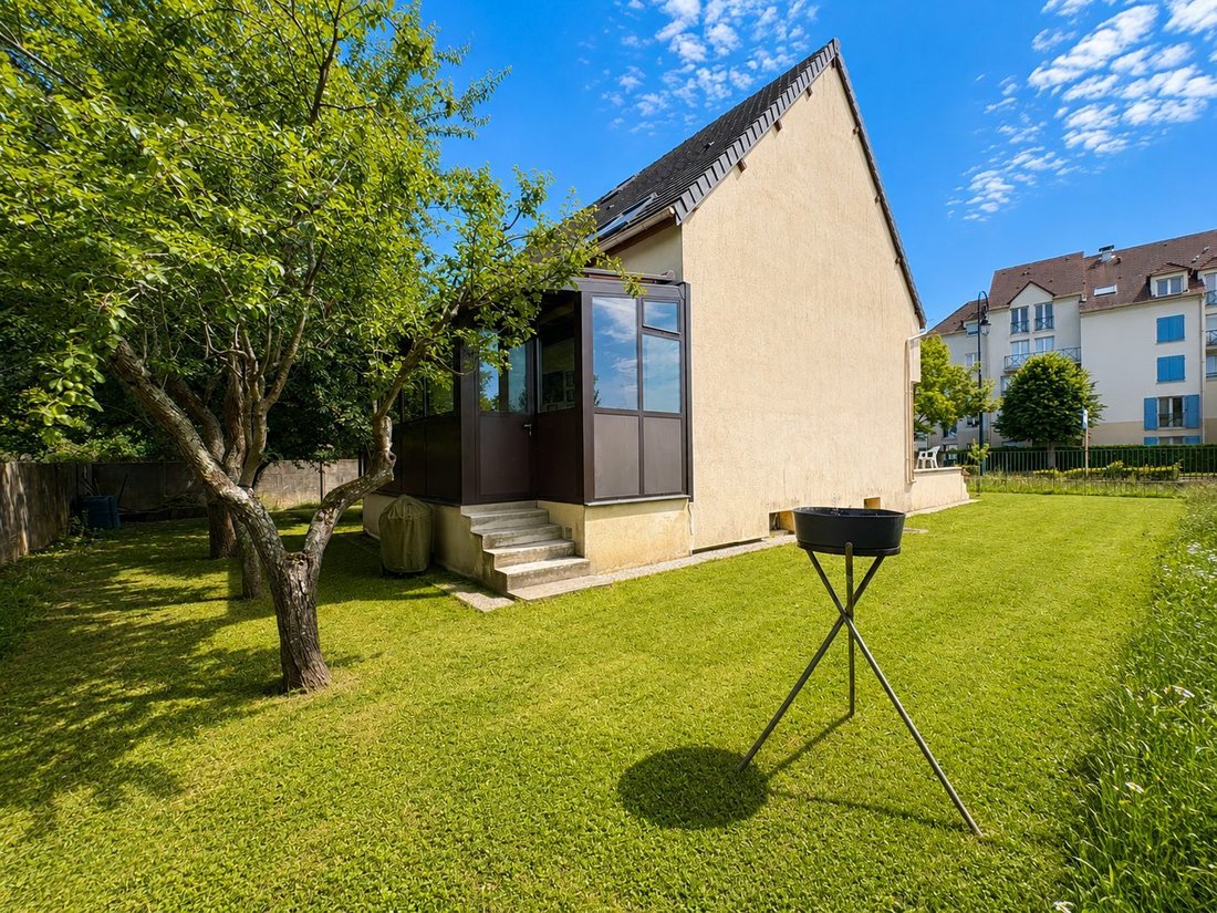House in Sucy-en-Brie, Ile-de-France, France 3 - 18216914