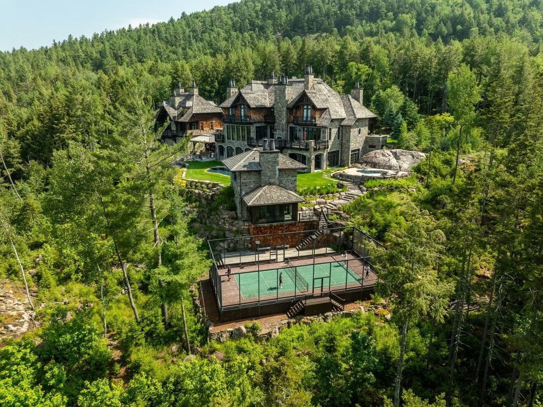 House in Mont-Tremblant, Quebec, Canada 5 - 18217523