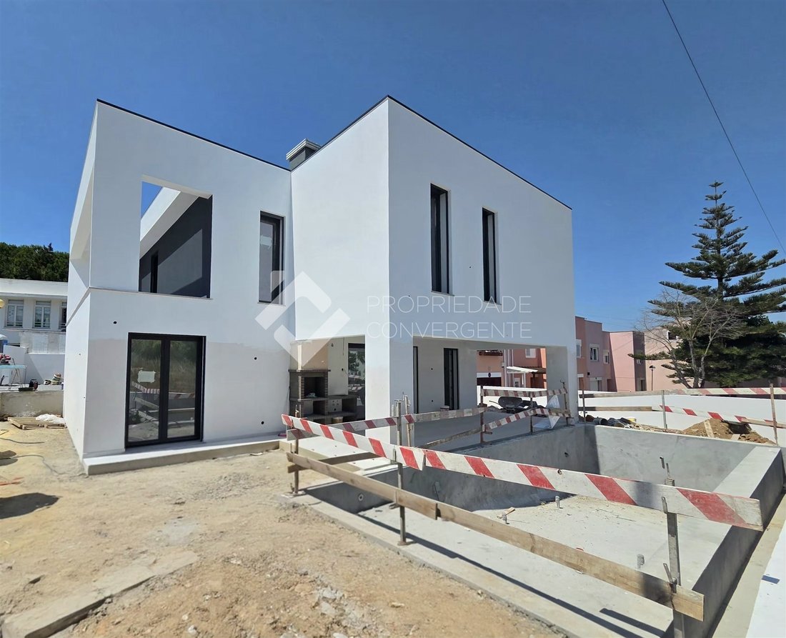 House in Charneca de Caparica e Sobreda, Setubal, Portugal 1 - 15732271