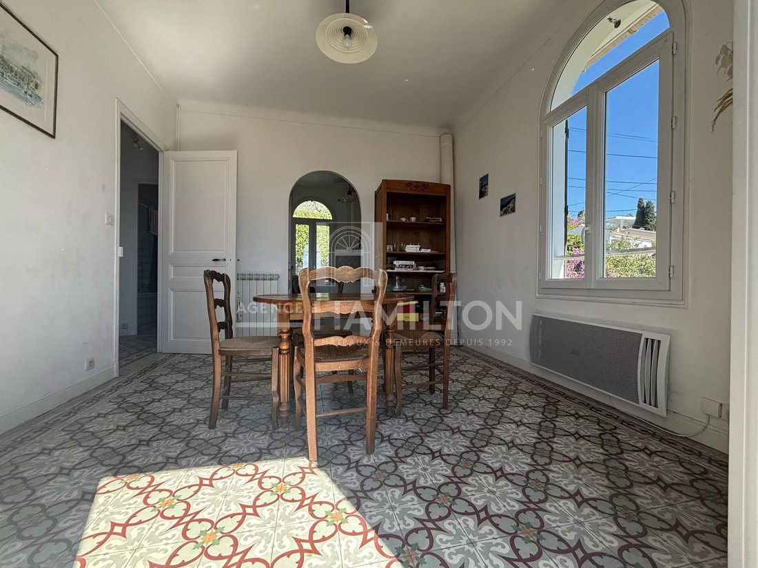 Villa in Châteauneuf-Grasse, Provence-Alpes-Côte d'Azur, France 3 - 15916137