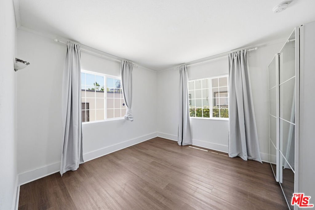 Los Angeles, California, United States 4 - 18216139
