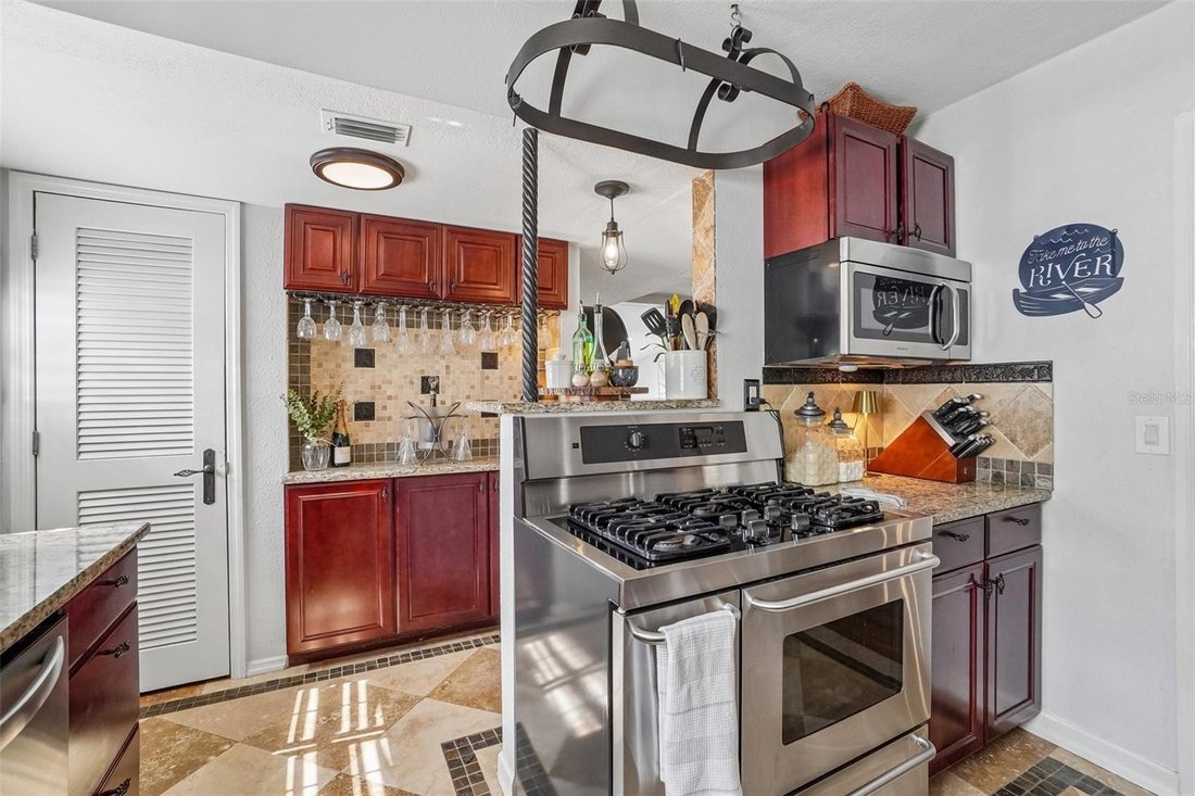 House in Tampa, Florida, United States 2 - 18215674