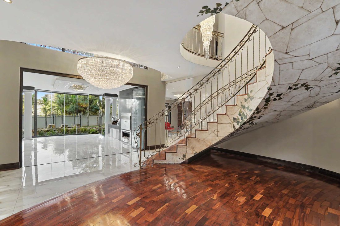House in Sandton, Gauteng, South Africa 3 - 18217808