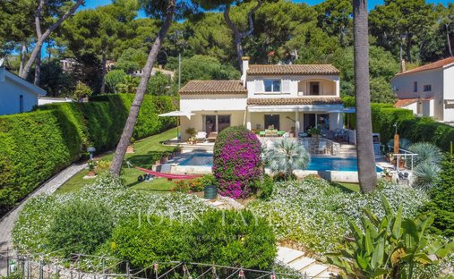 Villa in Antibes, Provence-Alpes-Côte d'Azur, France 1