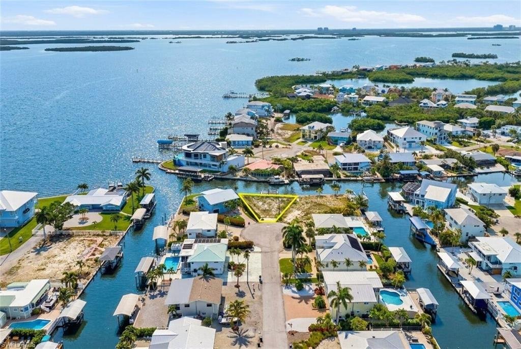 Land in Fort Myers Beach, Florida, United States 3 - 18215702