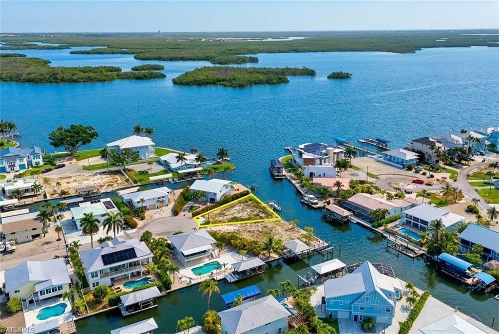 Land in Fort Myers Beach, Florida, United States 2 - 18215702