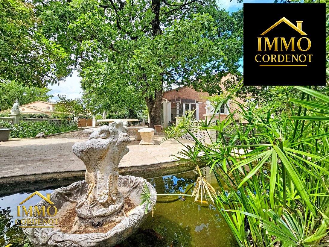 Villa in Garéoult, Provence-Alpes-Côte d'Azur, France 1 - 18218535