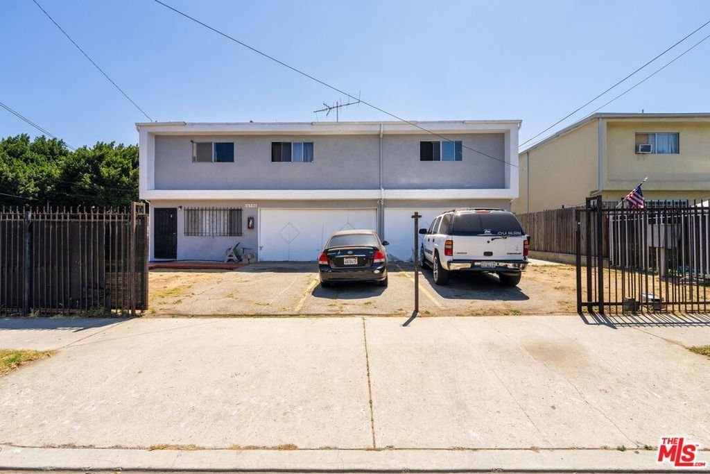 Gardena, California, United States 2 - 18216148