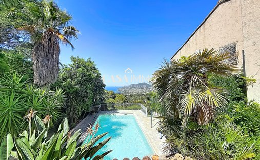 Villa in Centre Ville, Carqueiranne, Frankreich 1