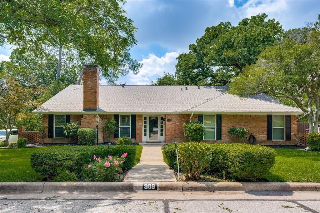 House in Bedford, Texas, United States 1 - 18217326
