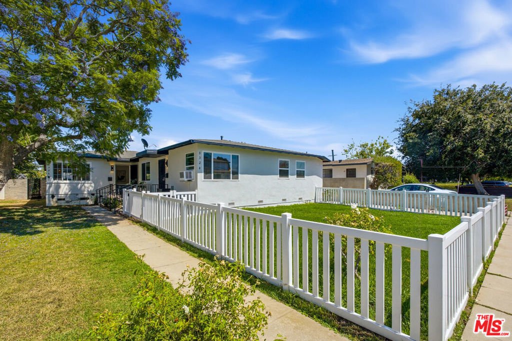 Los Angeles, California, United States 1 - 18216121