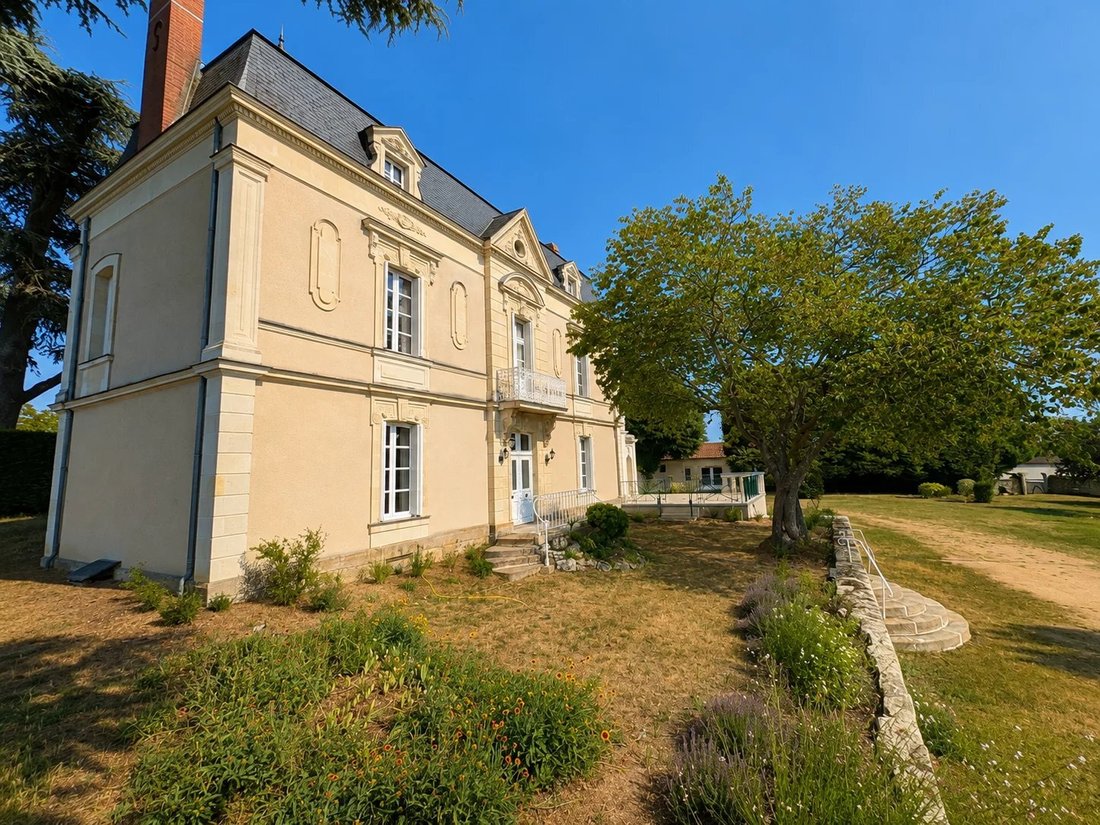 House in Saint-Martin-de-Sanzay, Nouvelle-Aquitaine, France 1 - 18215098