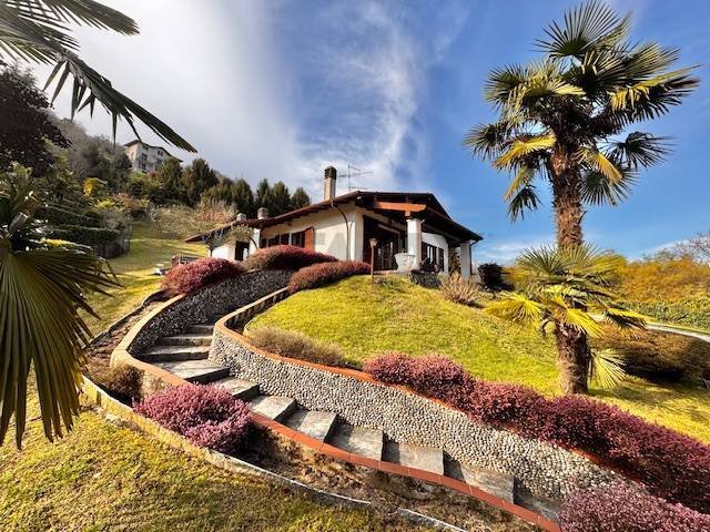 Villa in Arona, Piedmont, Italy 2 - 17392665