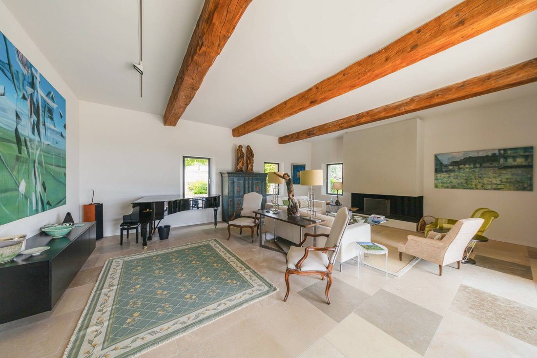 House in Gordes, Provence-Alpes-Côte d'Azur, France 3 - 18217113