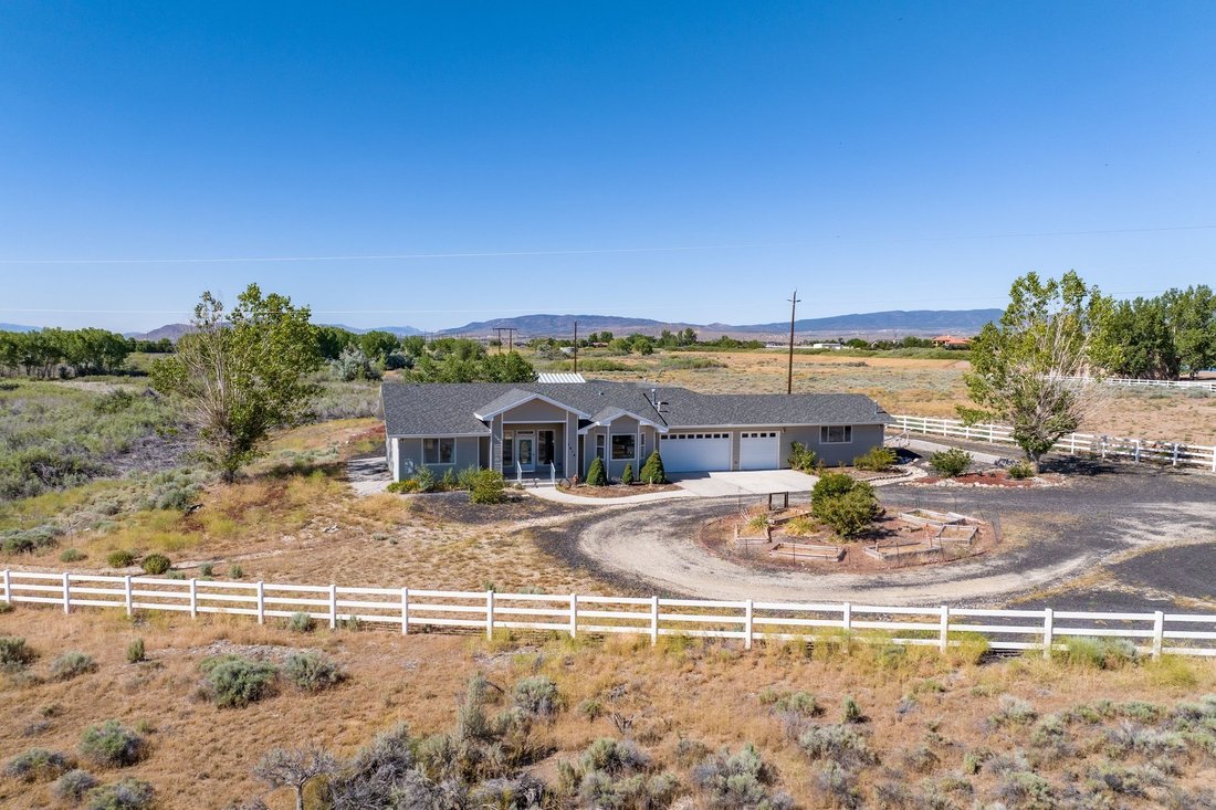 House in Gardnerville, Nevada, United States 1 - 18214526